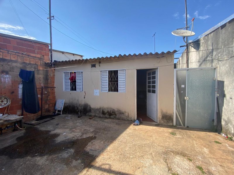 Principal Foto do Imóvel para venda -  QR 319 Casa Simples a Venda em Samambaia Sul  no bairro Samambaia Sul (Samambaia), Brasília - DF