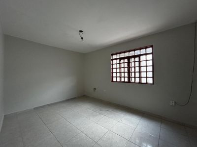 Imóvel para venda - VENDO NA 104 CASA DE 3 QUATOS 1 SUÍTE NA LAJE no bairro Recanto das Emas, Brasília - DF
