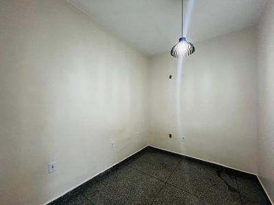 Foto 5 - Imóvel para venda no bairro Riacho Fundo II - VENDO  PREDIO COM LOJA E APARTAMENTO QN 9-A RIACHO FUNDO 2