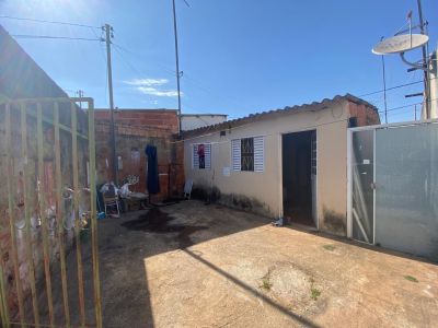 Foto 2 - Imóvel para venda no bairro Samambaia Sul (Samambaia) -  QR 319 Casa Simples a Venda em Samambaia Sul 